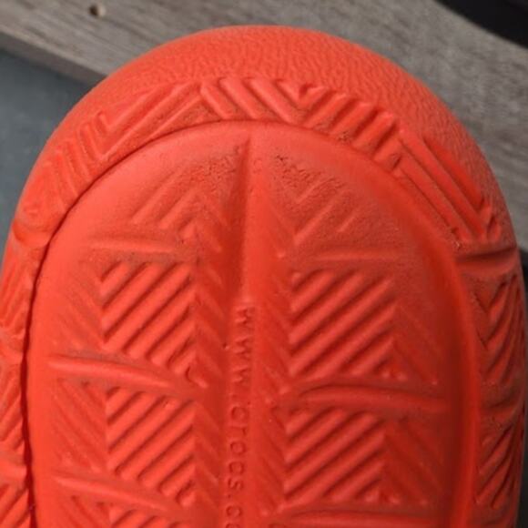 CROCS Big Kid's Size J2 Orange Swiftwater Wave Sandal Water Unisex ages 5 and up - Picture 5 of 8